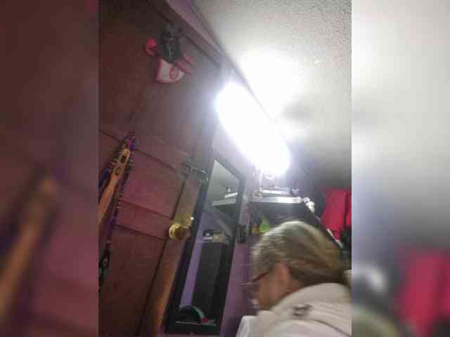 miatitsmature webcam