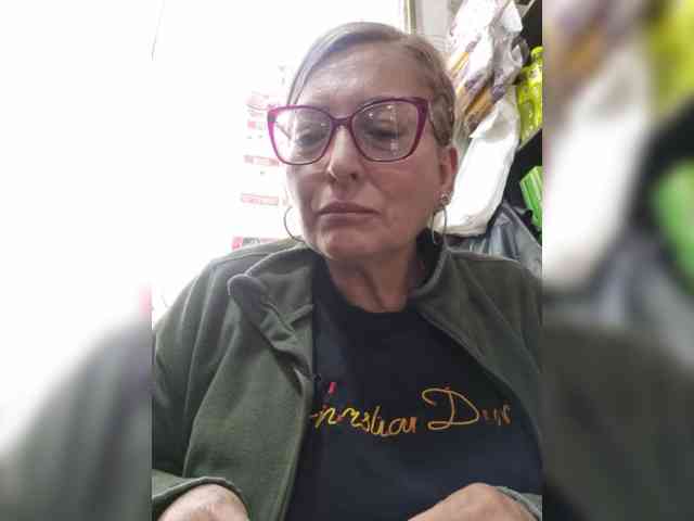 miatitsmature webcam