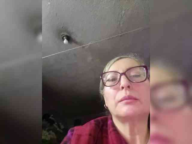 miatitsmature webcam