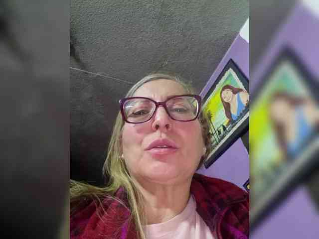 miatitsmature webcam