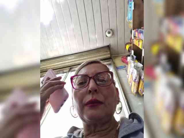 miatitsmature webcam