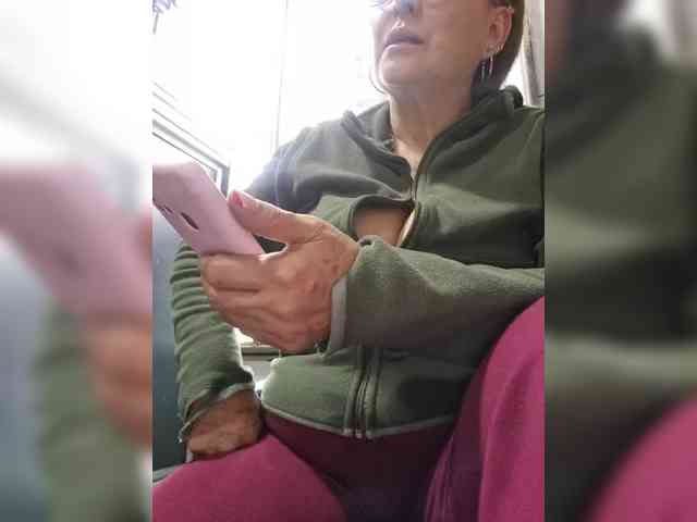 miatitsmature webcam