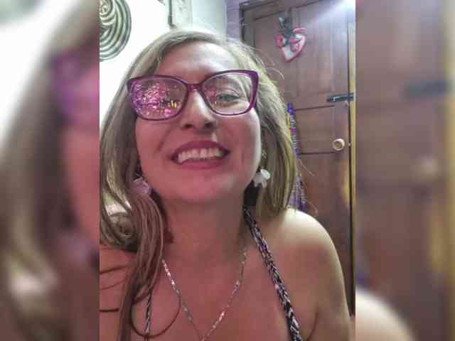 miatitsmature webcam