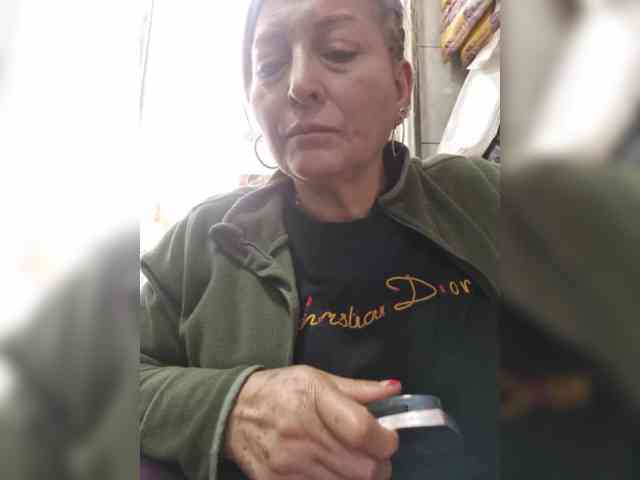 miatitsmature webcam