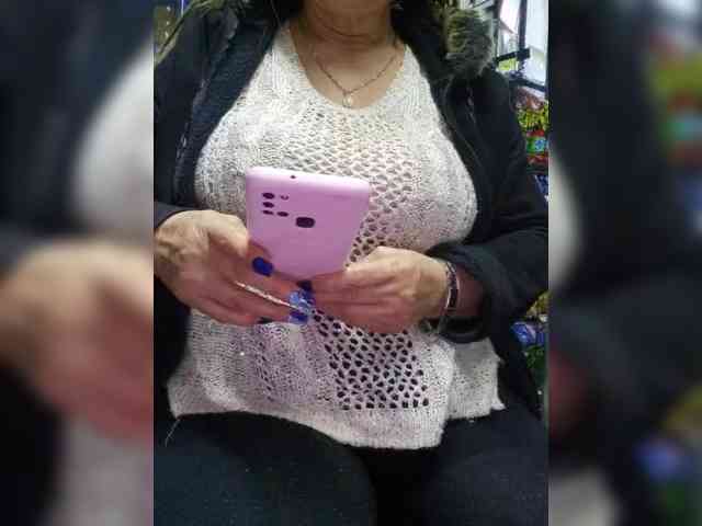 miatitsmature webcam