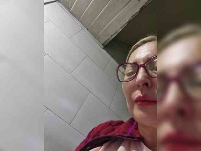 miatitsmature webcam