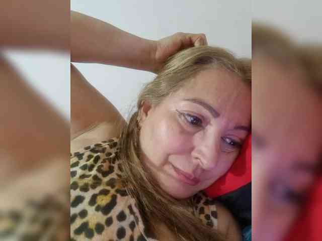 miatitsmature webcam