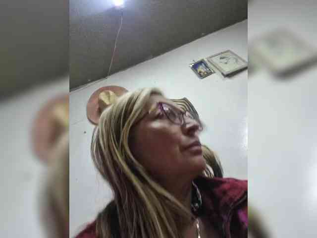 miatitsmature webcam