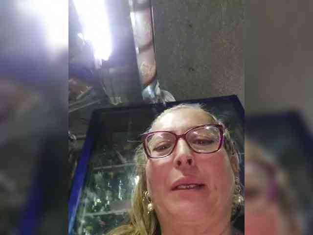 miatitsmature webcam