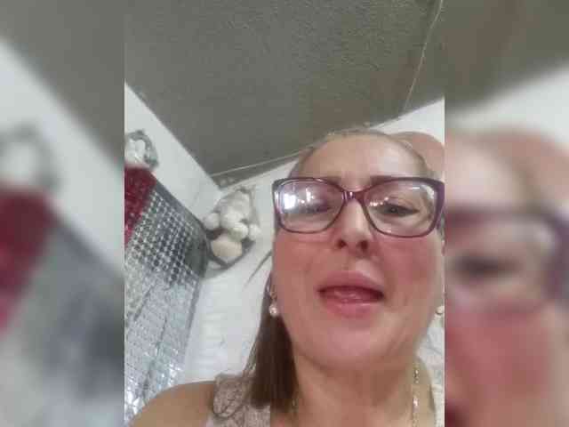miatitsmature webcam