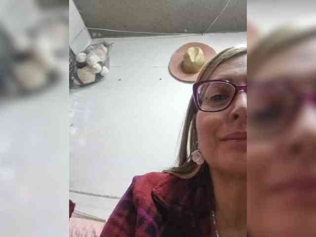 miatitsmature webcam