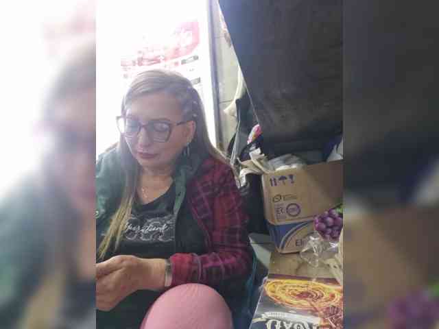 miatitsmature webcam