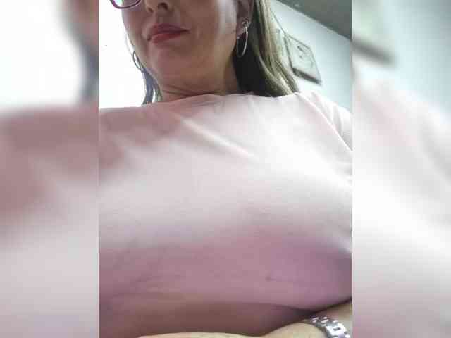 miatitsmature webcam