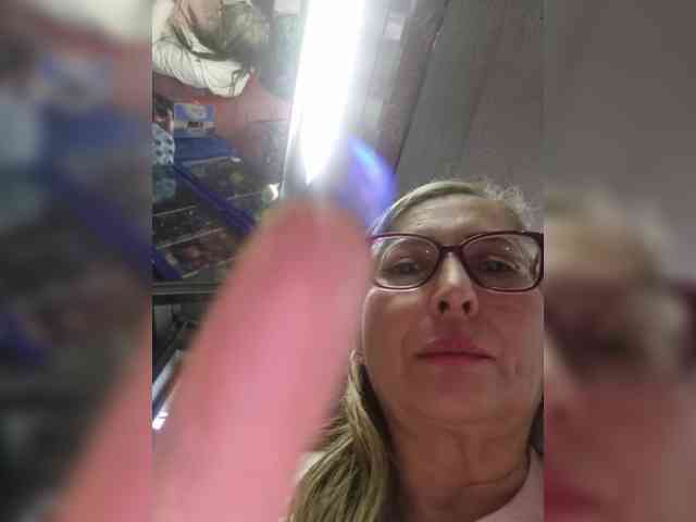 miatitsmature webcam