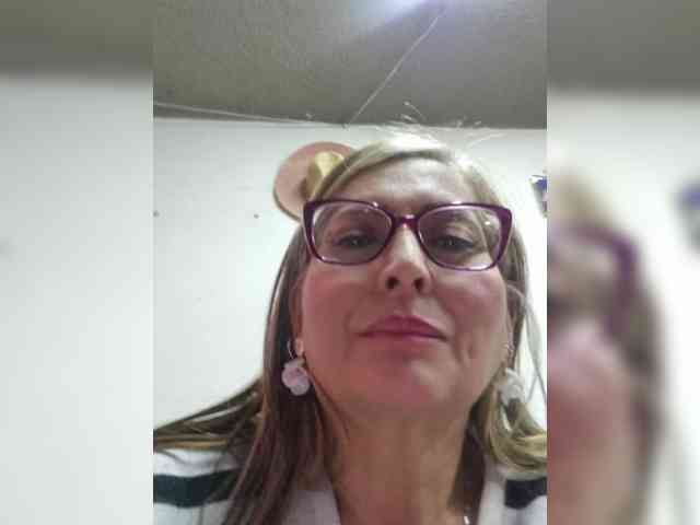 miatitsmature webcam