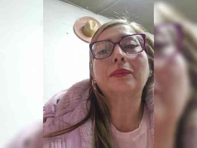 miatitsmature webcam