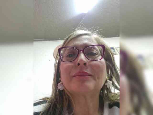 miatitsmature webcam