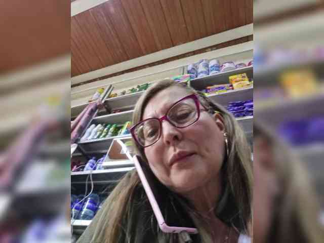 miatitsmature webcam