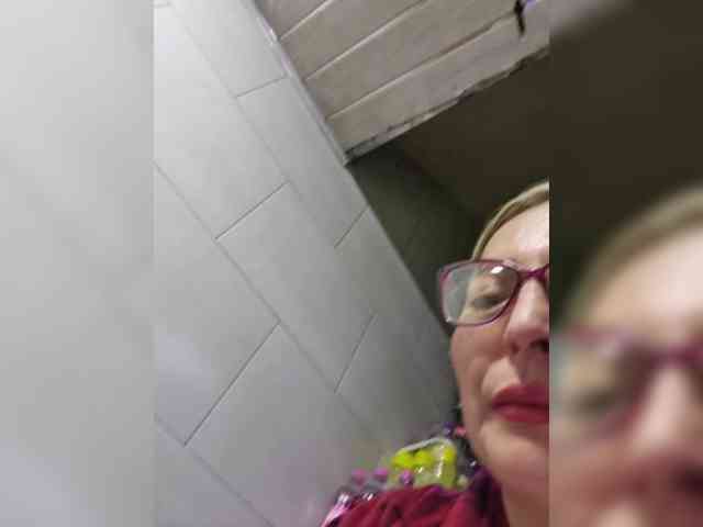 miatitsmature webcam