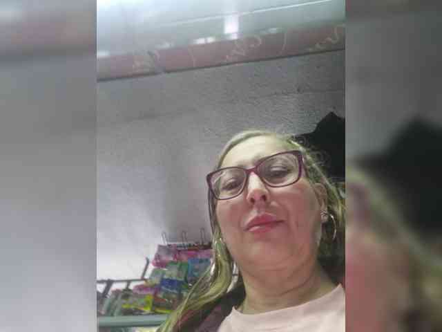 miatitsmature webcam