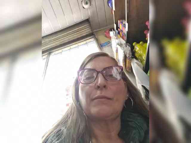 miatitsmature webcam