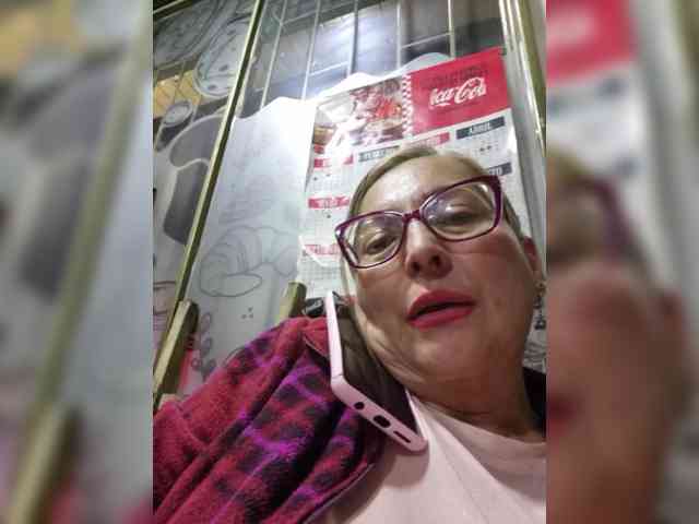 miatitsmature webcam