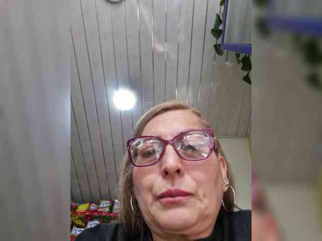 miatitsmature webcam