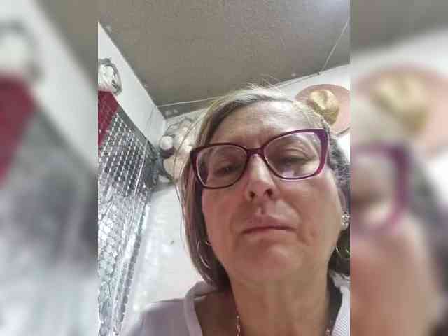 miatitsmature webcam