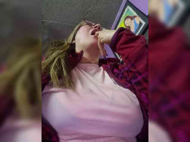 miatitsmature webcam