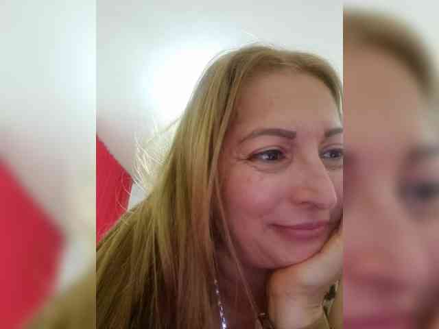 miatitsmature webcam