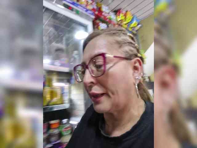 miatitsmature Live Webcam on {site_name}