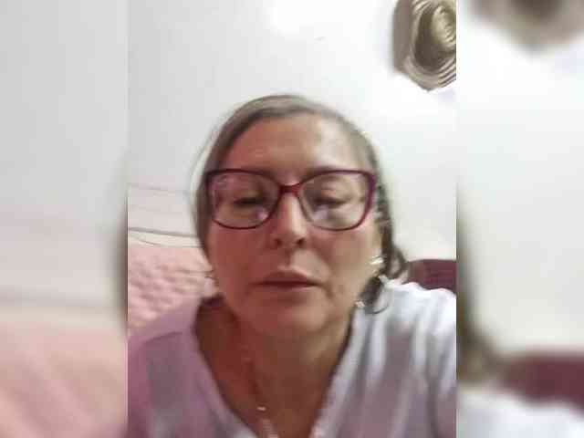 miatitsmature webcam