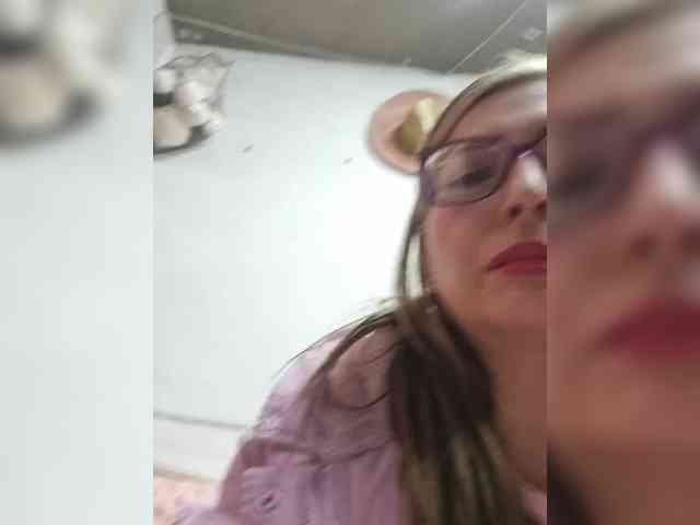 miatitsmature webcam