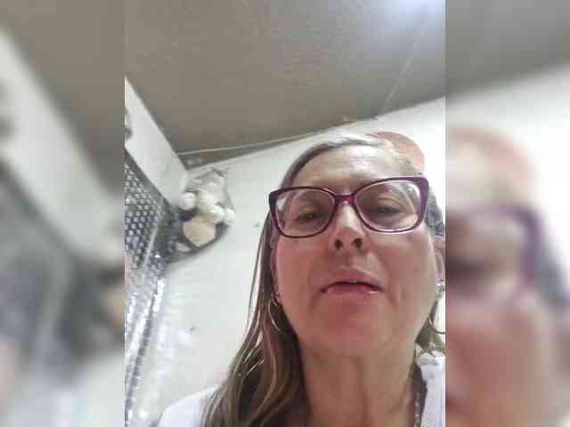 miatitsmature webcam
