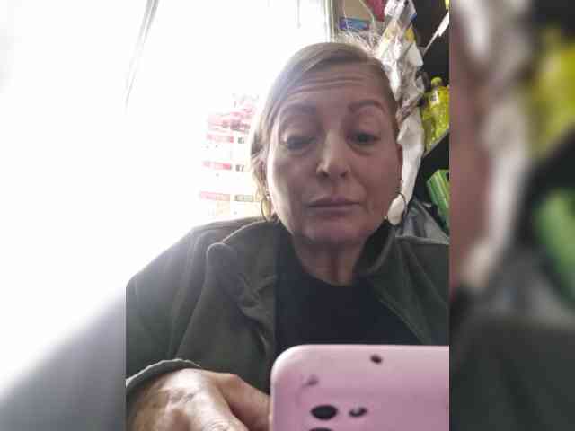 miatitsmature webcam