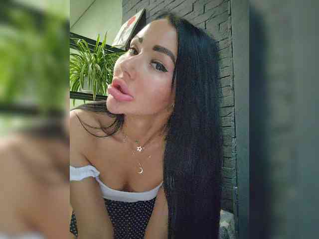 Zhuzha123 Live Webcam on BongaCams