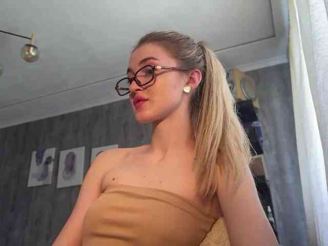 Lilith_Treasure webcam
