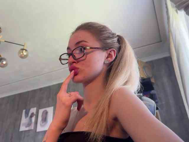 Lilith_Treasure webcam