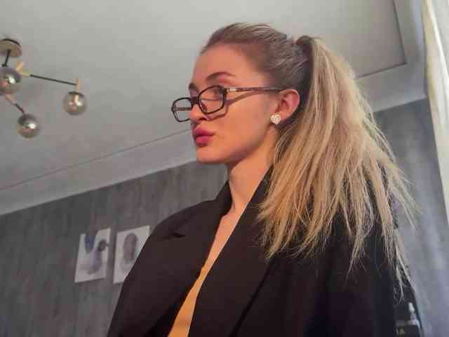 Lilith_Treasure webcam