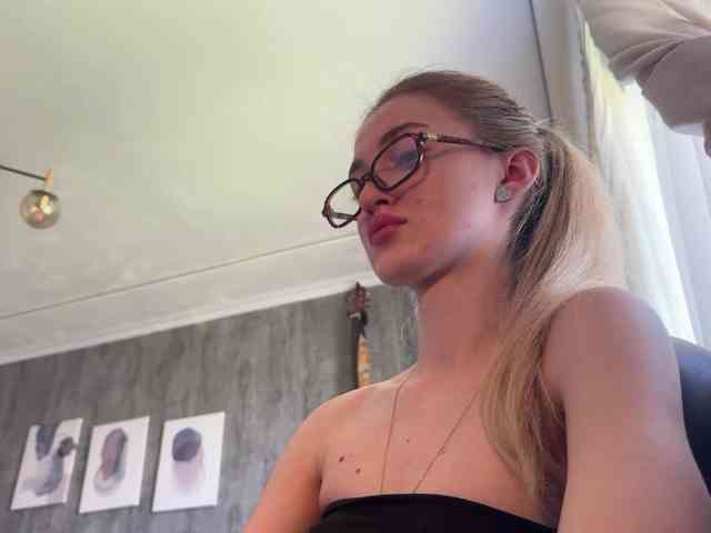 Lilith_Treasure webcam