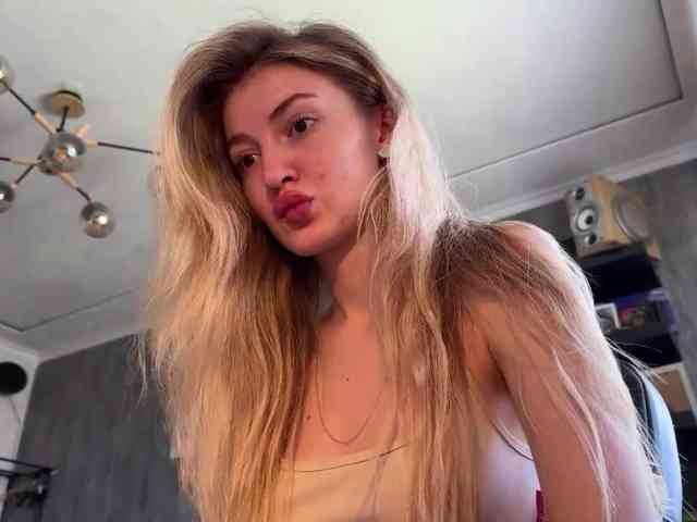 Lilith_Treasure webcam