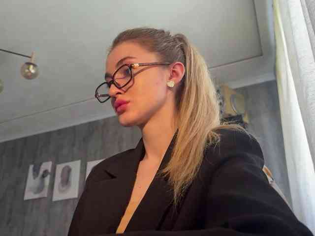Lilith_Treasure webcam