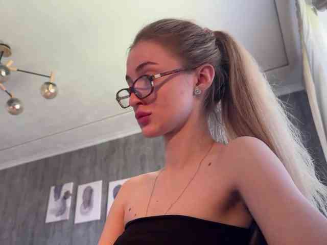 Lilith_Treasure webcam