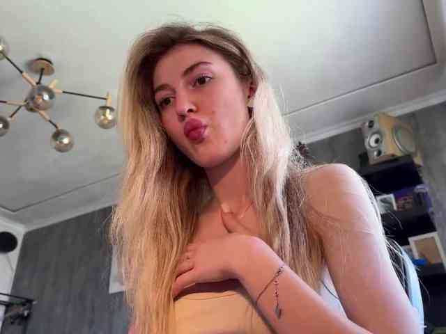 Lilith_Treasure webcam