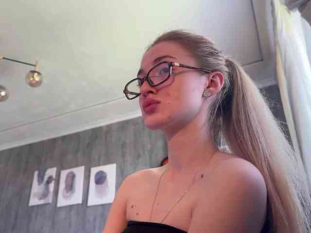 Lilith_Treasure webcam