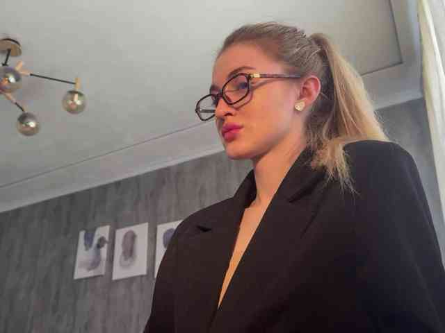 Lilith_Treasure webcam