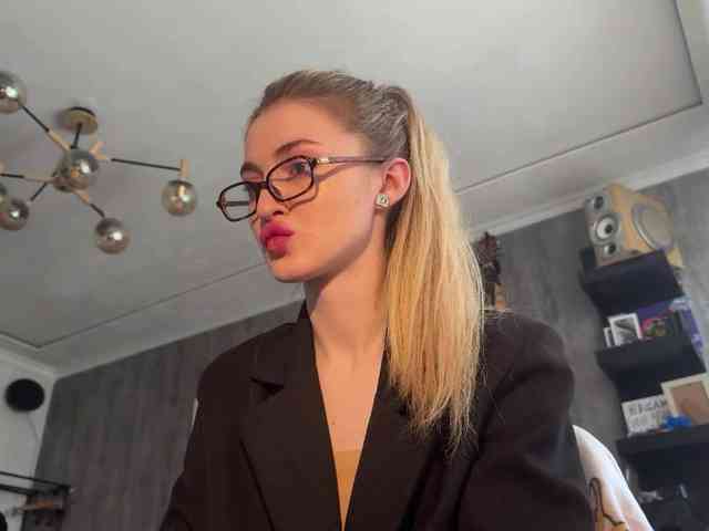 Lilith_Treasure webcam