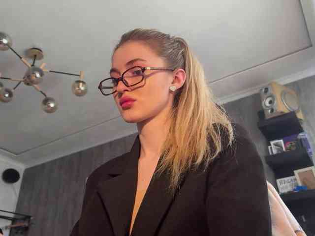 Lilith_Treasure webcam