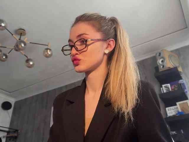 Lilith_Treasure webcam
