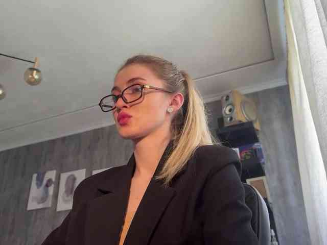 Lilith_Treasure webcam